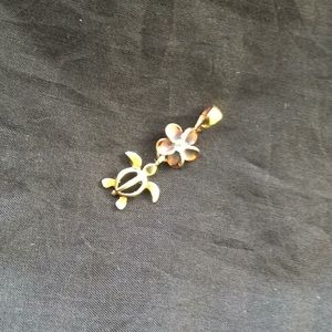 SS Hawaiian flower and turtle pendant
